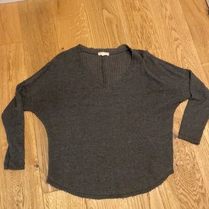 Grey long sleeve tee